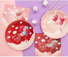 GoDan Talerzyki papierowe Love 18cm 6szt