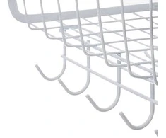 Pakabinamas metalinis krepšelis su laikikliu ir kabliukais