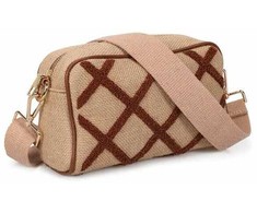 Dodatek LAURA ASHLEY LENOREQUILETN. Krepšys, Kolor . Kobieta.