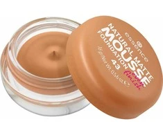 Essence Natural Matte Mousse Makeup