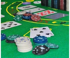 Pokerio rinkinys 200 žetonų su kortomis ir kilimėliu