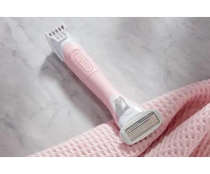 Wilkinson Sword bikini srities skutimosi mašinėlė ir trimeris, 5 ašmenys, vandeniui atsparus, Intuition Complete