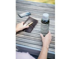 BergHOFF 0,75 l gertuvė - BPA-free, nepralaidi, iš Tritan plastiko su atlenkiamu dangteliu, tinkama visoms amžiaus grupėms ir veikloms