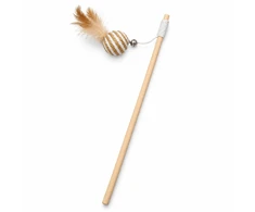 R2Invest Sp. z o. o. Tessa medinė meškerėlė katei su žaisliuku 40 cm (asorti)