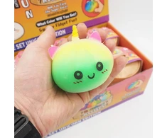 Antistresinis kamuoliukas „Vienaragio bandelė“ (Unicorn Squishy Bun)