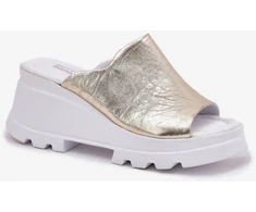 Aukso spalvos platforminės basutės Step in style