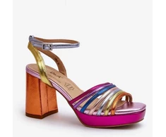 Aukštakulnės basutės su spalvotomis juostelėmis Step in style