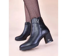 Aulinukai juodi su matiniu paviršiumi Ardisa – elegancijai ir patogumui kiekviename žingsnyje.