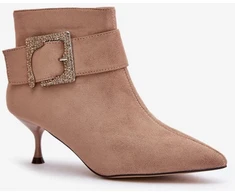 Aulinukai su kulnu ir dekoratyvine sagtimi Step in style