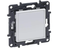 Balta aklė Niloe Step Legrand 863100
