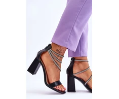 Basutės su kulnu su kristalų juostelėmis Step in style