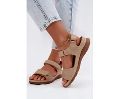 Basutės su pleišto formos kulnu Step in style