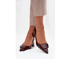 Bordo spalvos aukštakulniai bateliai su dekoratyvine detale Step in style