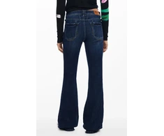 Damskie jeansy Desigual su ozdobnymi detalami – mėlyna