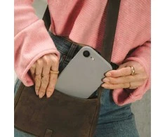„Tech-Protect“ silikoninis „MagSafe“ dėklas, skirtas „iPhone 16e“ / „17e“ – pilkas