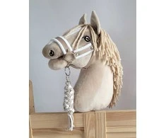 Super Hobby Horse Hobio arklio kantaras su baltais pūkais ir pavadžiu