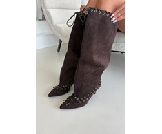 Ilgaauliai batai virš kelių su smailėjančia nosele Step in style