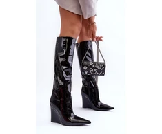 Ilgaauliai batai virš kelių su smailėjančia nosimi Step in style