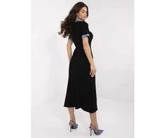 Juoda moteriška suknelė – elegantiška ir stilinga