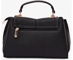 Juoda rankinė per petį su užsegimu
