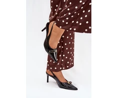 Juodi aukštakulniai bateliai su sagtimi Step in style