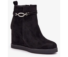 Juodi aulinukai su dekoratyvine sagtimi Step in style