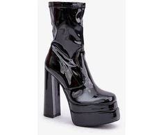 Juodi lakuoti aulinukai su aukšta platforma Step in style