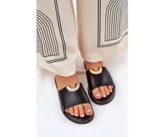Juodos basutės su dekoratyvine detale Step in style