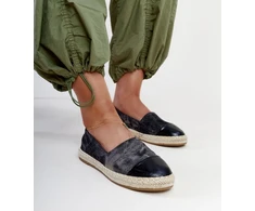 juodos blizgios espadrilės