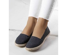Juodos espadrilės