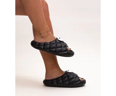 Juodos putplasčio šlepetės