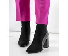 Juodos spalvos stiletto batai Leonar