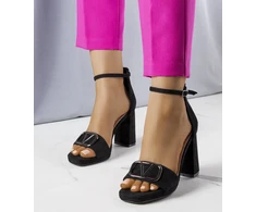 Juodos spalvos stiletto sandalai Linda