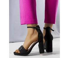 Juodos spalvos stiletto sandalai Linda
