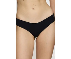Juodos stringai Triumph