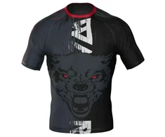 Kompresinė maikė "Wolf" pagaminta iš "DBX MORE DRY XL" medžiagos.