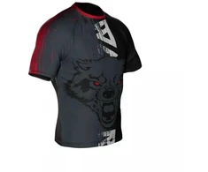 Kompresinė maikė "Wolf" pagaminta iš "DBX MORE DRY XL" medžiagos.