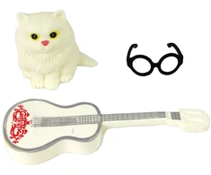 Lėlė vaikams Emily su gitara, akiniais ir kačiuku