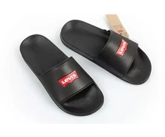 Levi's moteriškos sportinės šlepetės patogios madingos juodos