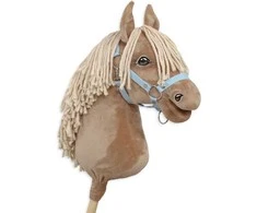 Medinis žirgas su kotu – palomino spalva