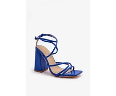 Mėlynos basutės su kulnu Step in style