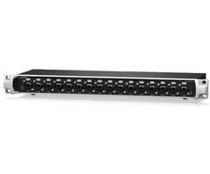 „Carruzzo Midas DN4816-I Modulis Stage Connect“ su 16 analoginių įėjimų ir dviem „Ultranet“ išėjimais