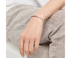 Minimalistinė apyrankė moterims