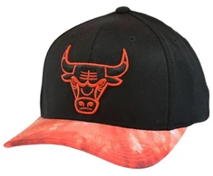 Mitchell &amp; Ness NBA "Tie-dye" klasikinė raudona "Chicago Bulls" "Snapback" kepuraitė - 6HSSFH21HW002-CBUBKRD