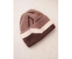 Moteriška beanie kepurė su dekoru, rudos spalvos