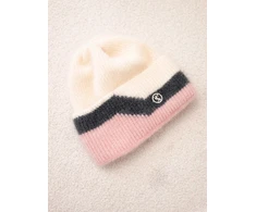 Moteriška beanie kepurė su dekoru, smėlio ir pudrinės spalvos