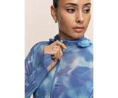 Moteriška bėgimo striukė CASALL Breeze Printed, tamsiai mėlyna