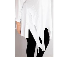 Moteriška Plus Size palaidinė su asimetrišku apačios kirpimu ir iškirpimais, balta