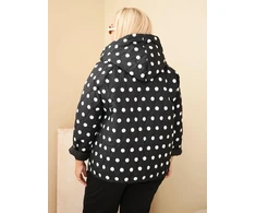 Moteriška Plus Size striukė su gobtuvu ir taškuotu raštu, juoda