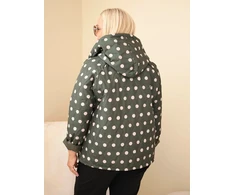 Moteriška Plus Size striukė su taškuotu raštu ir gobtuvu, chaki spalvos
